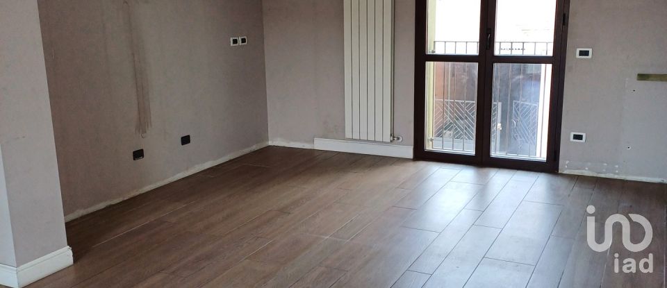 Appartamento 7 locali di 158 m² a Carnate (20866)