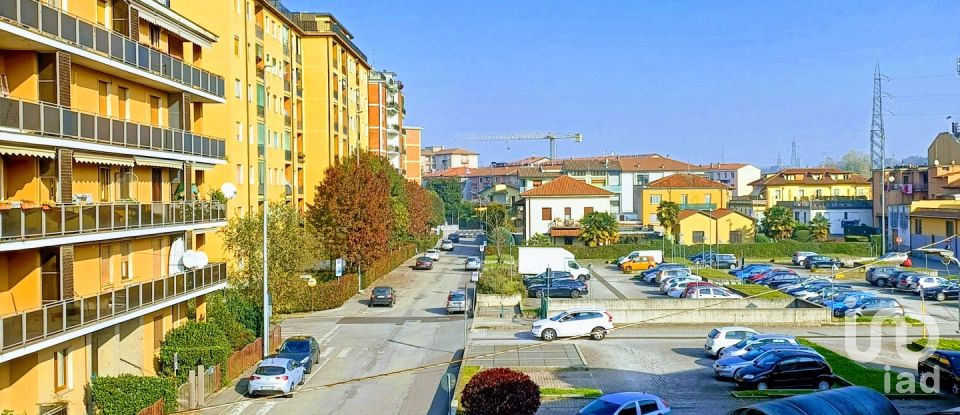 Appartamento 7 locali di 158 m² a Carnate (20866)