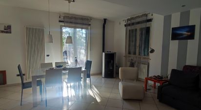 Villa 9 locali di 315 m² in Mosciano Sant'Angelo (64023)