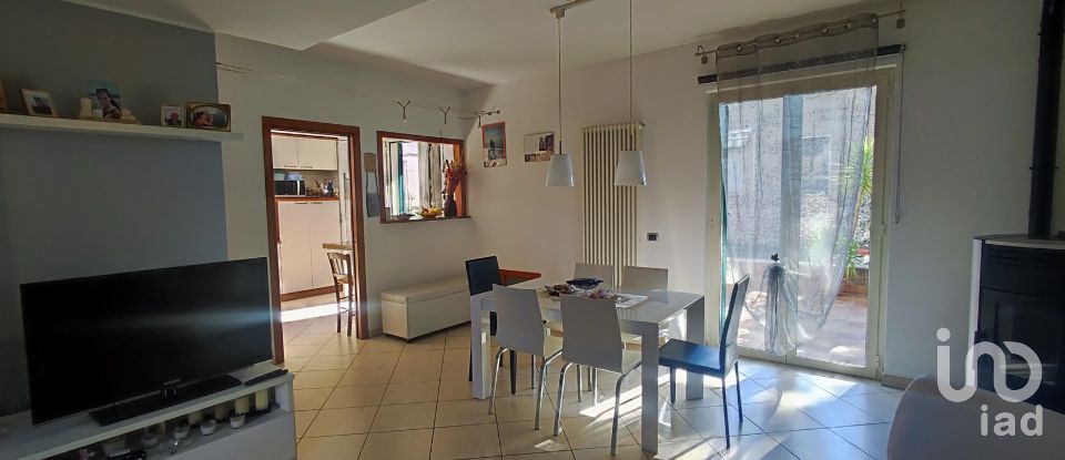 Farm 9 rooms of 315 m² in Mosciano Sant'Angelo (64023)