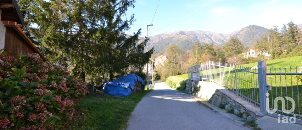 Land of 30,000 m² in Campomorone (16014)