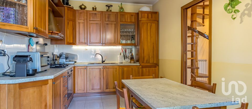 Three-room apartment of 112 m² in Cirimido (22070)