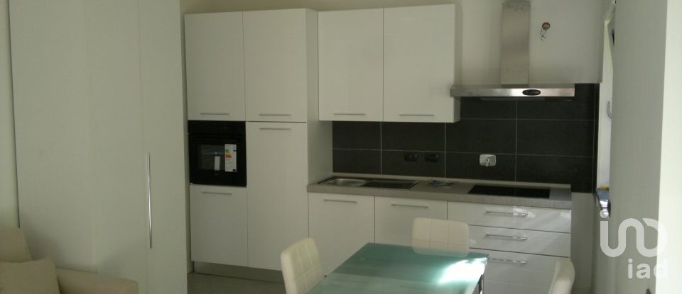 Bilocale di 39 m² a Genova (16155)