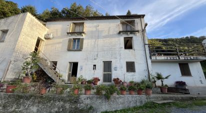 Casa 9 locali di 250 m² in Lago (87035)