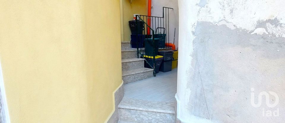 Building 3 rooms of 70 m² in Monte di Procida (80070)