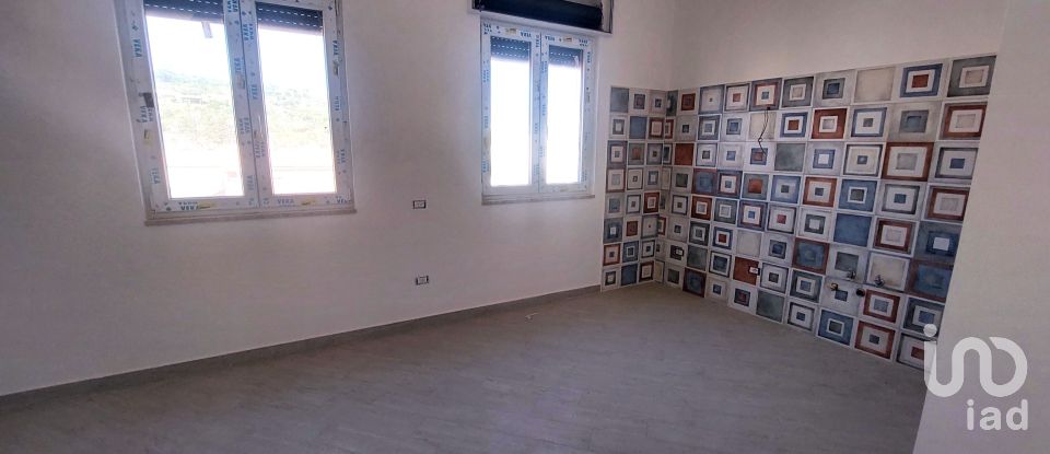 Building 3 rooms of 70 m² in Monte di Procida (80070)