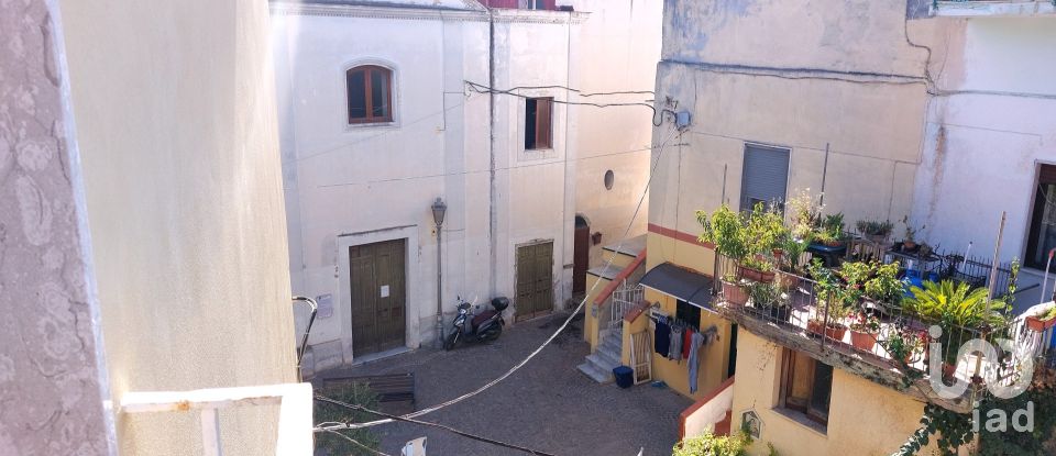 Building 3 rooms of 70 m² in Monte di Procida (80070)