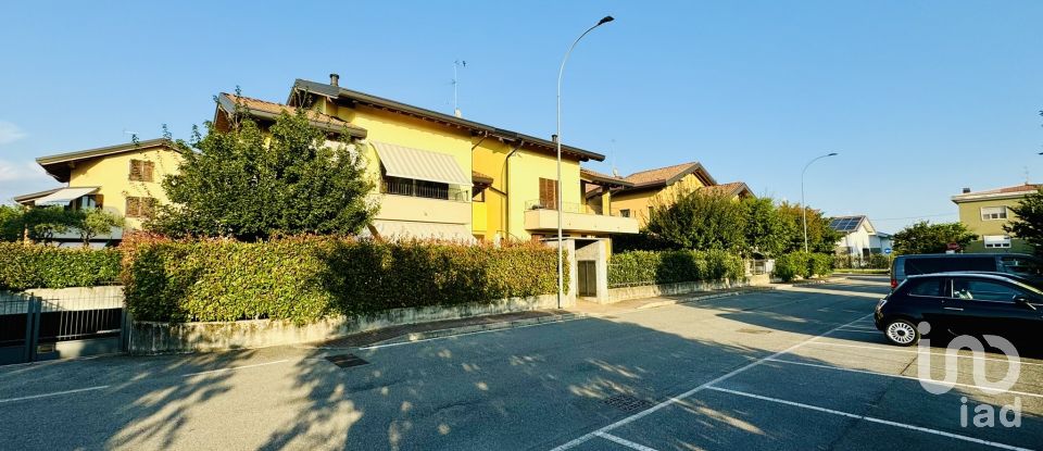 Three-room apartment of 105 m² in Triuggio (20844)