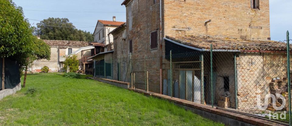 Casa indipendente 20 locali di 440 m² in Jesi (60035)