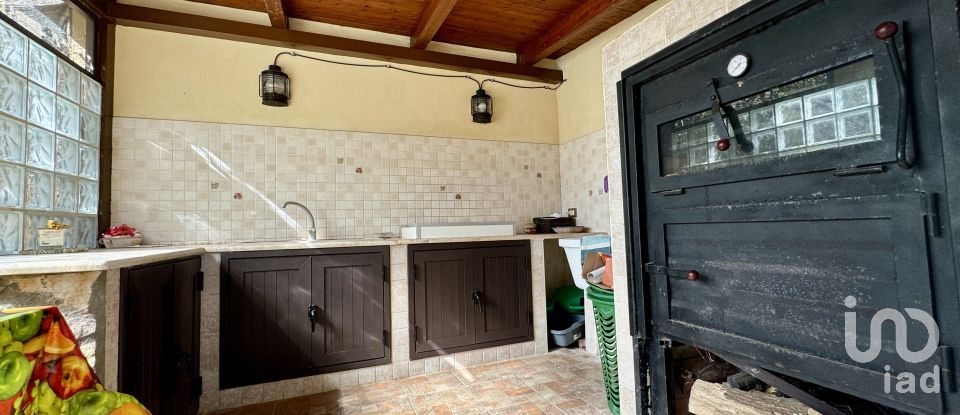 Farm 10 rooms of 220 m² in Noto (96017)