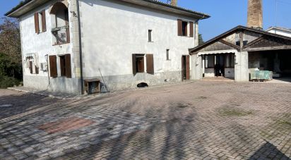 Casa indipendente 9 locali di 322 m² in Finale Emilia (41034)