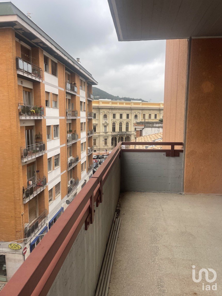 Appartamento 8 locali di 142 m² a Teramo (64100)