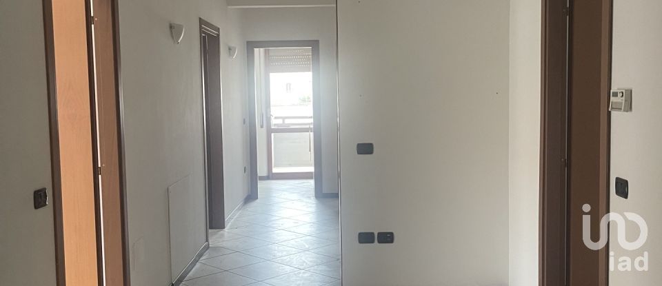 Appartamento 8 locali di 142 m² a Teramo (64100)