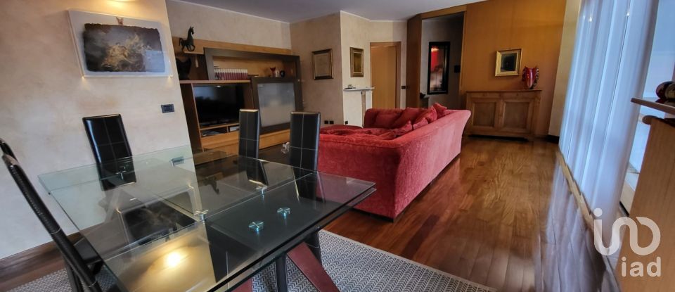 Appartamento 9 locali di 224 m² a Torino (10132)