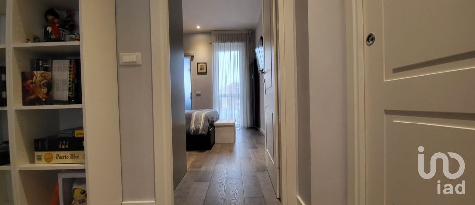 Two-room apartment of 64 m² in Torino (10141)