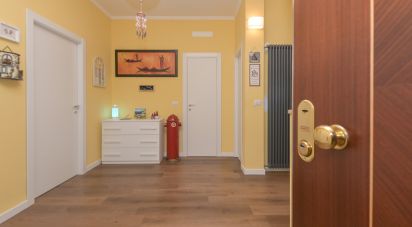 Three-room apartment of 95 m² in Torino (10136)