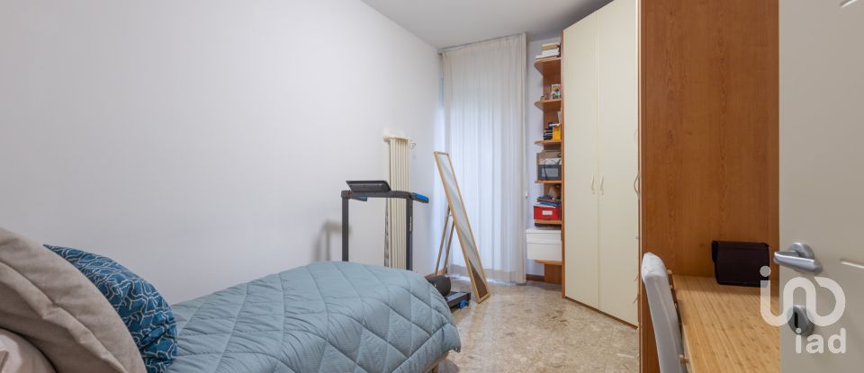 Apartment 8 rooms of 112 m² in Ancona (60121)