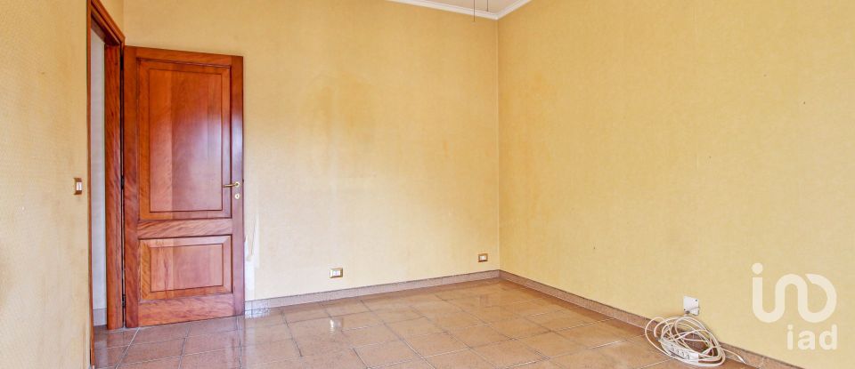 Appartamento 5 locali di 83 m² a Roma (00181)