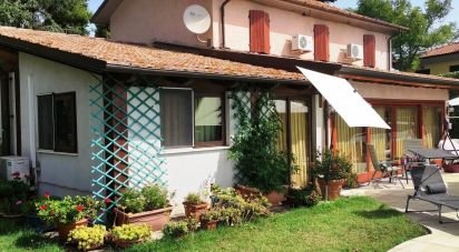 Casa 5 locali di 182 m² in San Costanzo (61039)