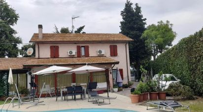 Casa 5 locali di 182 m² in San Costanzo (61039)