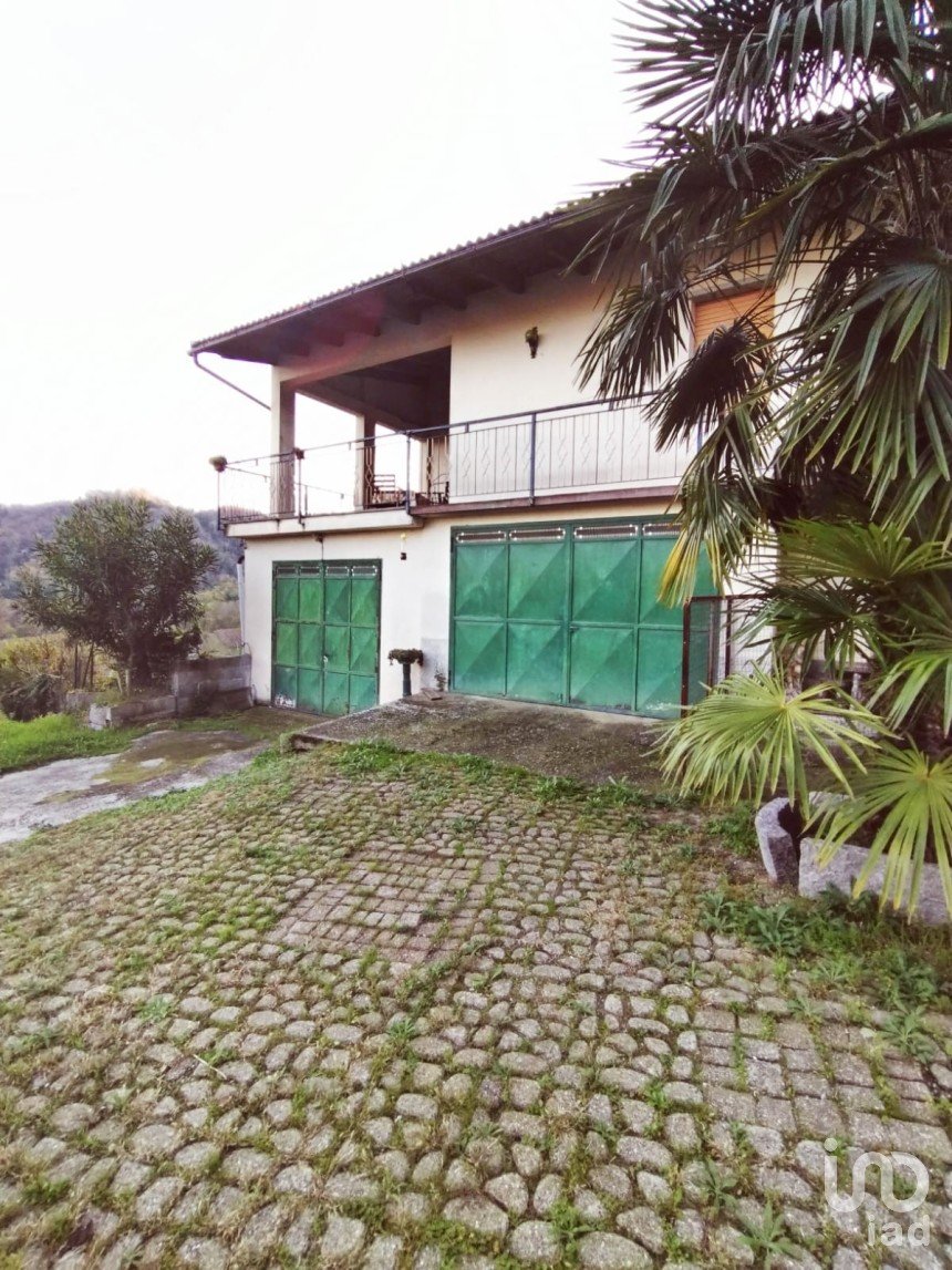 Casa 10 locali di 147 m² in Camino (15020)