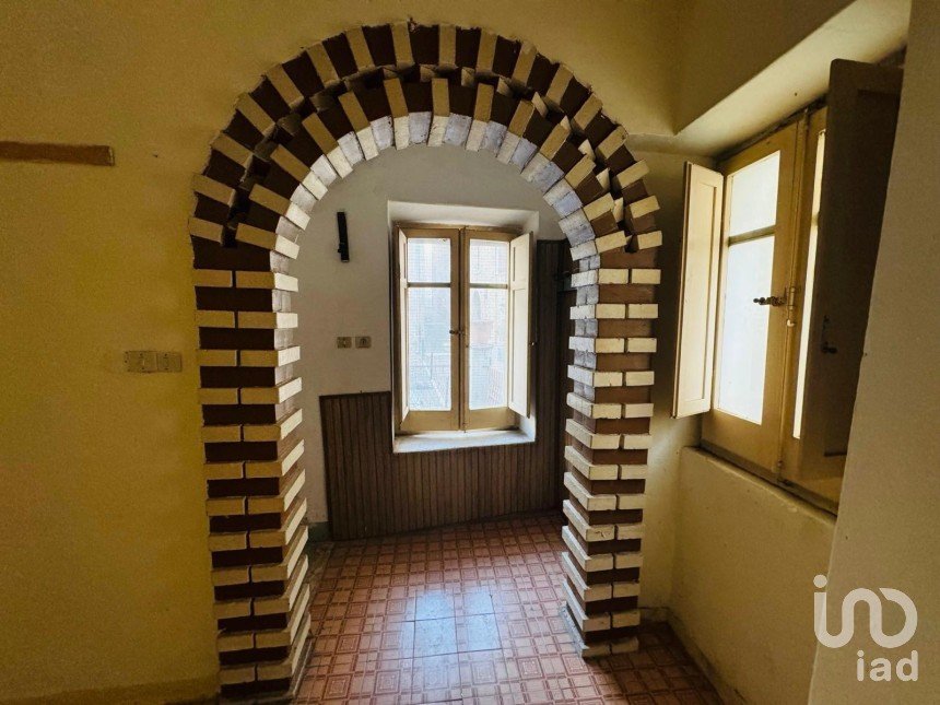 House 7 rooms of 90 m² in Corropoli (64013)