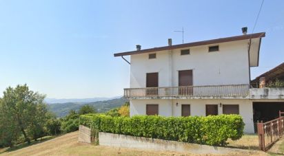 Town house 14 rooms of 300 m² in Gambugliano (36050)