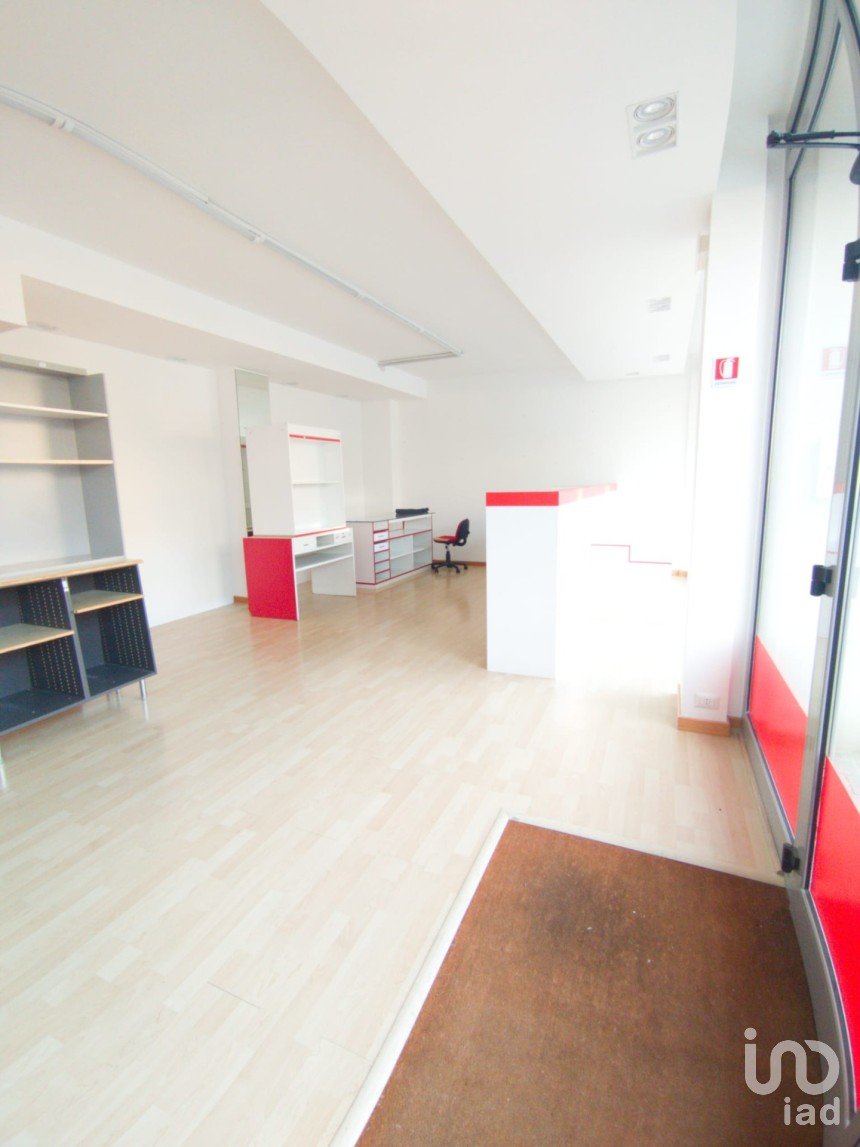 Shop / premises commercial of 112 m² in Serra de' Conti (60030)