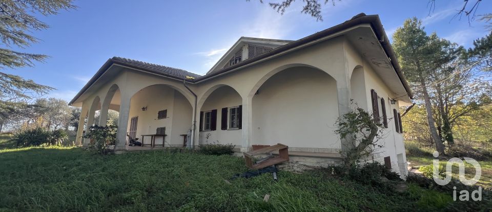 Casa 8 locali di 170 m² in Servigliano (63839)