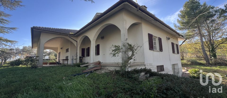 Casa 8 locali di 170 m² in Servigliano (63839)