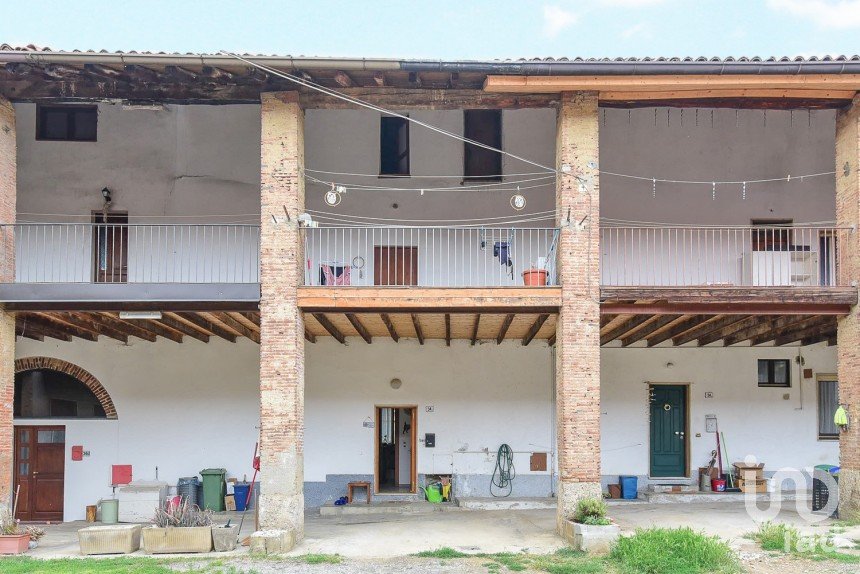 Bilocale di 77 m² a Besana in Brianza (20842)