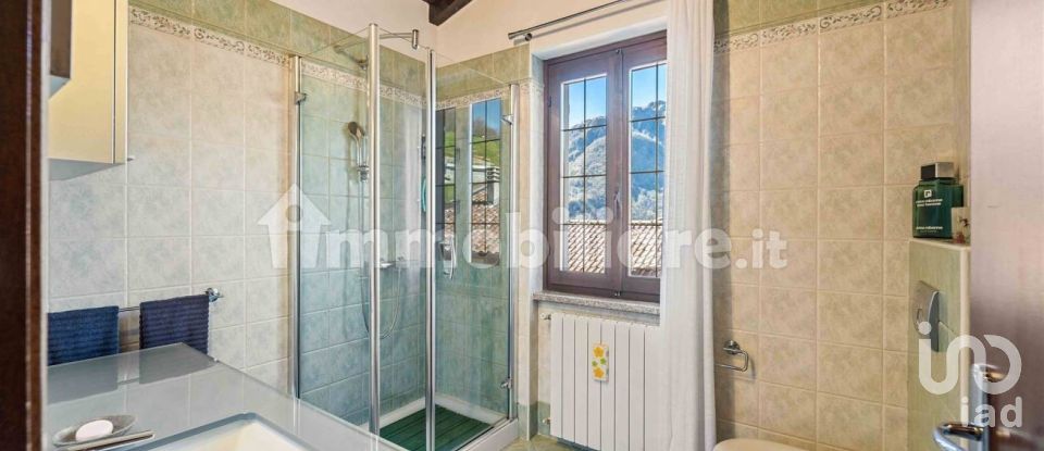 Casa indipendente 5 locali di 238 m² in Stazzona (22010)