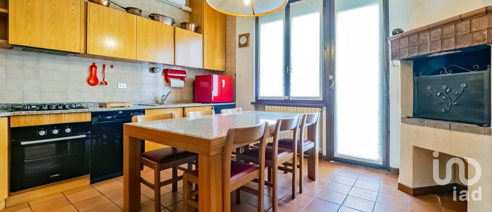 Villa a schiera 8 locali di 122 m² in Paderno Dugnano (20037)