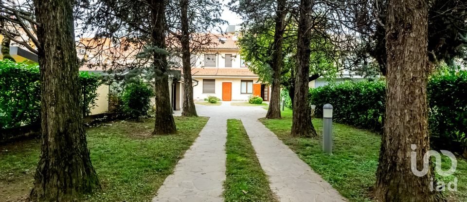 Villa a schiera 8 locali di 122 m² in Paderno Dugnano (20037)