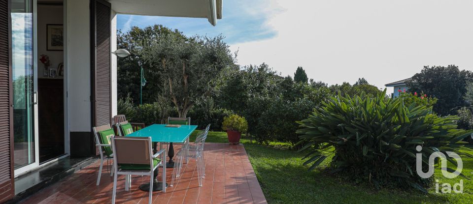 Farm 10 rooms of 400 m² in Arenzano (16011)