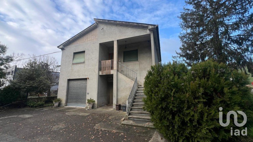 Casa indipendente 11 locali di 150 m² in Montottone (63843)