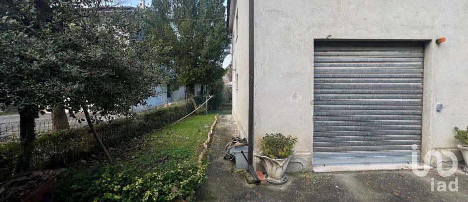 Casa indipendente 11 locali di 150 m² in Montottone (63843)