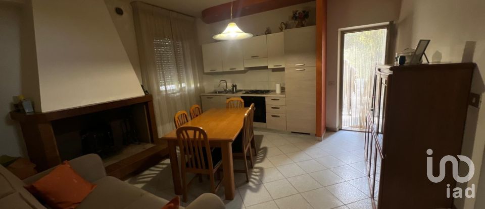 Casa indipendente 11 locali di 150 m² in Montottone (63843)