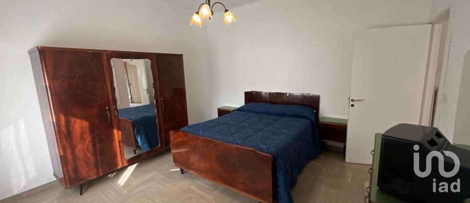 Casa indipendente 11 locali di 150 m² in Montottone (63843)