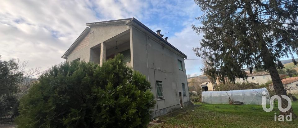 Casa indipendente 11 locali di 150 m² in Montottone (63843)