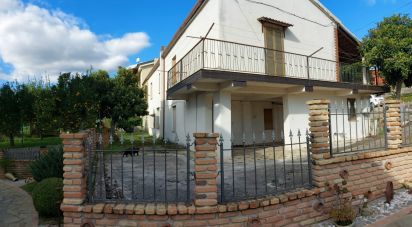 Traditional house 7 rooms of 254 m² in Omignano (84060)