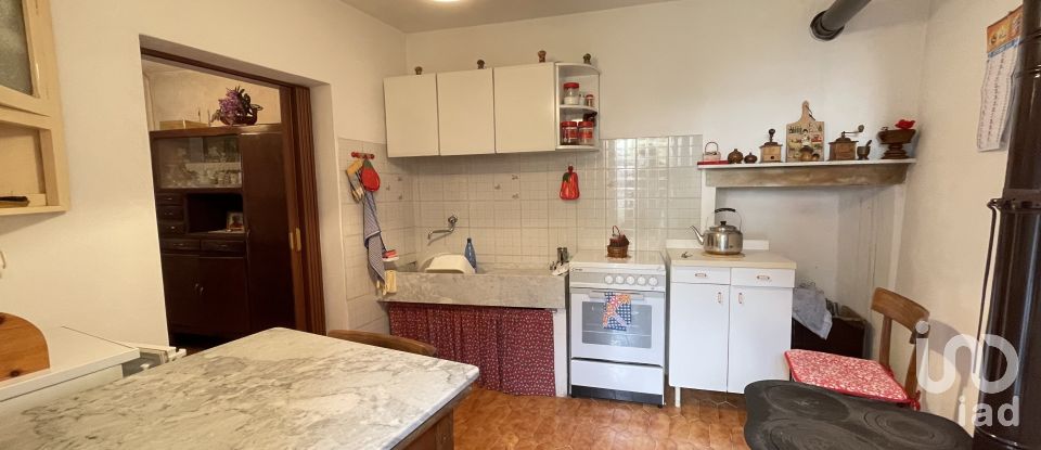 Four-room apartment of 70 m² in Bardineto (17057)