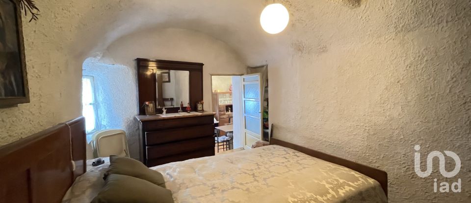 Four-room apartment of 70 m² in Bardineto (17057)