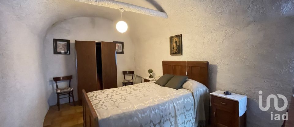 Four-room apartment of 70 m² in Bardineto (17057)