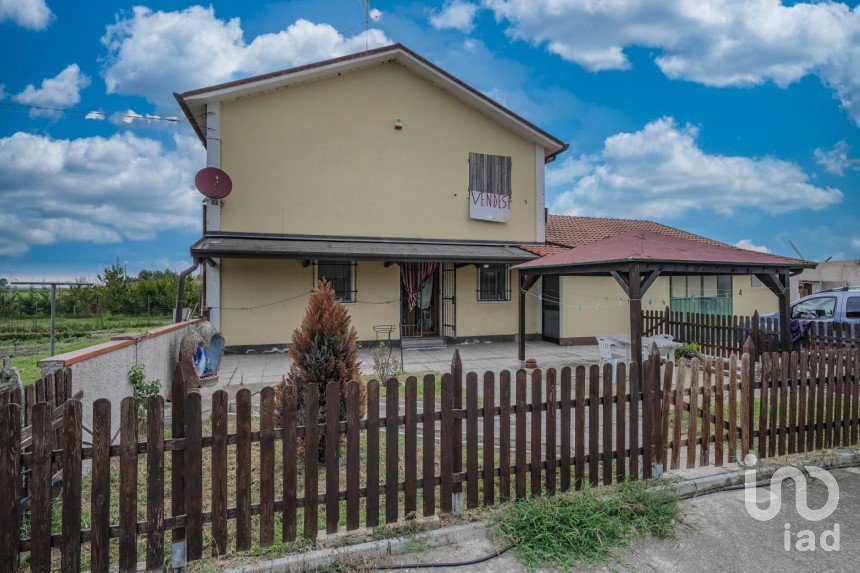 Casa 6 locali di 167 m² in Ostellato (44020)