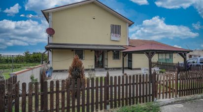 Casa 6 locali di 167 m² in Ostellato (44020)