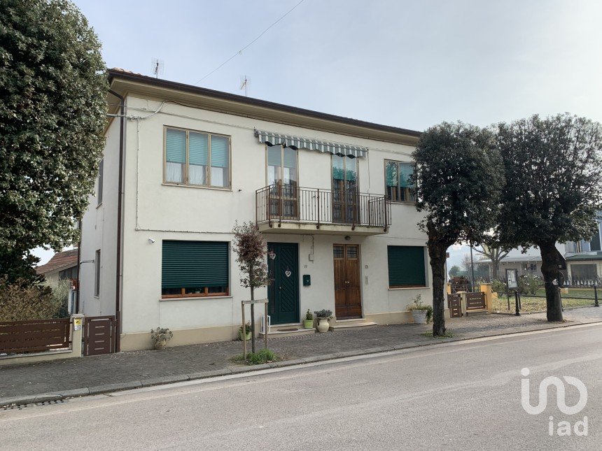 Appartamento 7 locali di 142 m² a Piagge (61038)