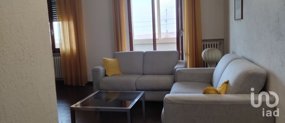 Appartamento 7 locali di 142 m² a Piagge (61038)