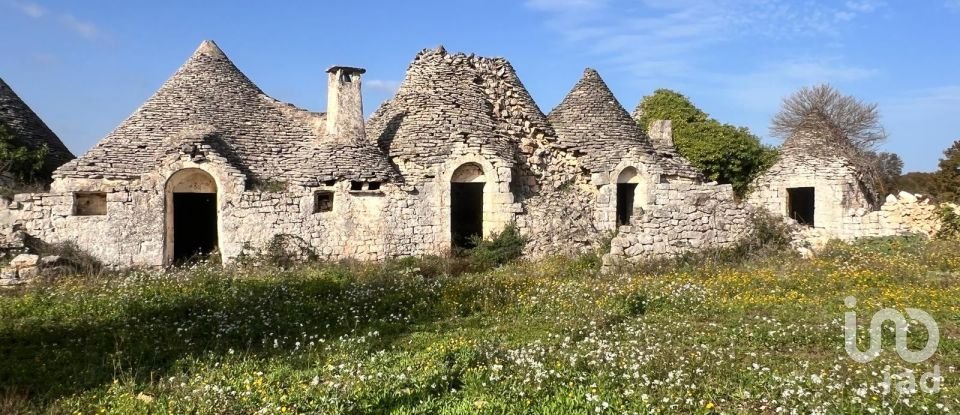 Trullo 13 locali di 200 m² in Cisternino (72014)