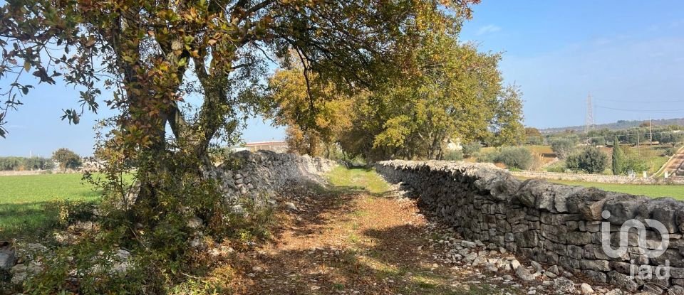 Trullo 13 locali di 200 m² in Cisternino (72014)